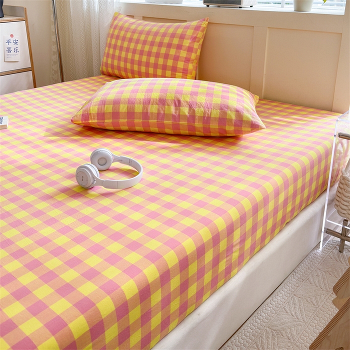 91家纺网 家纺一手货源 找家纺 北欧良品 2024新款水洗棉单品床笠、床单--格纹款（床笠、床单） 粉黄中格
