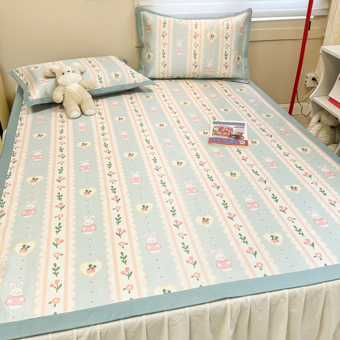 91家纺网 家纺一手货源 找家纺 2025新款慕尚600D数码印花冰丝凉席 花园兔