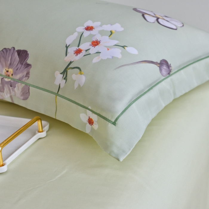 91家纺网 家纺一手货源 找家纺 氧家 2025新款莱赛尔天丝数码印花四件套宽边断角工艺（礼盒装）花栖子绿