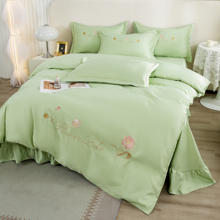 91家纺网 家纺一手货源 找家纺 银石-床裙款水洗真丝绣花四件套 果绿