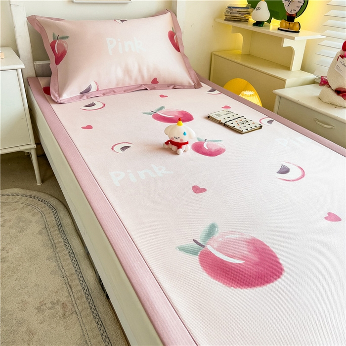 91家纺网 家纺一手货源 找家纺 孩子王家纺 2024新款凉感卡通冰丝席-学生款 粉桃桃