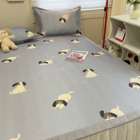 91家纺网 家纺一手货源 找家纺 2025新款慕尚600D数码印花冰丝凉席 淘气狗