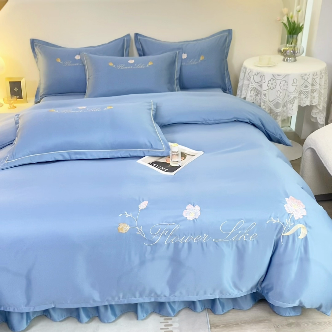 91家纺网 家纺一手货源 找家纺 银石-床裙款水洗真丝绣花四件套 雾蓝