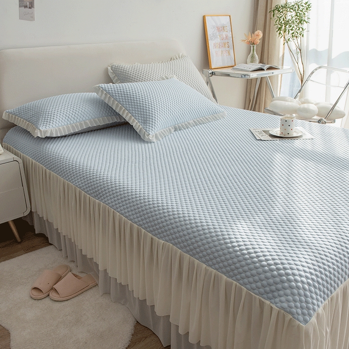 91家纺网 家纺一手货源 找家纺 青雅席业 2025新款蕾丝花边床单款凉豆豆快速冰感凉席三件套 豆豆蓝