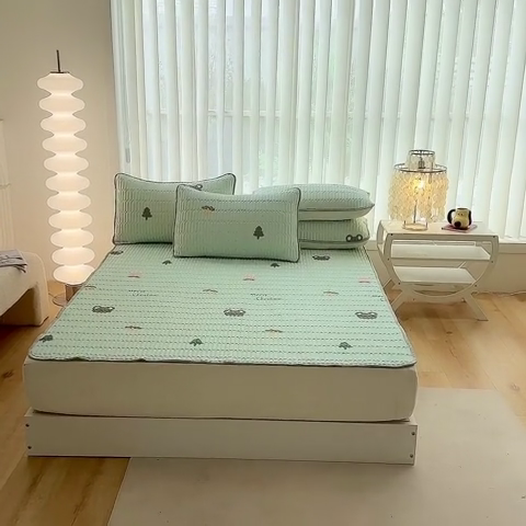 91家纺网 家纺一手货源 找家纺 凌云家纺 2024新款A类乳胶凉席0.8打孔乳胶系列成人凉席 夏日熊林