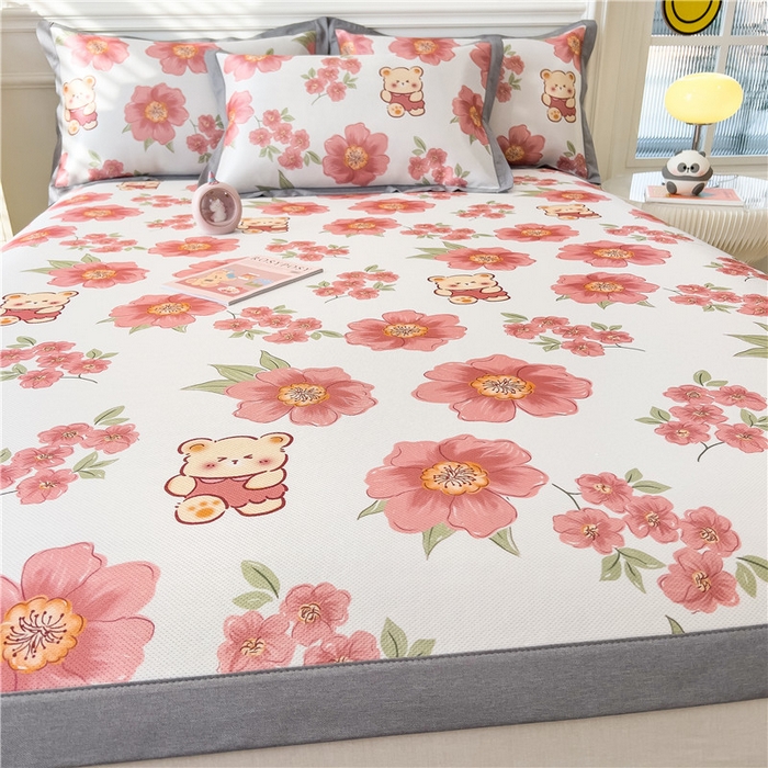 91家纺网 家纺一手货源 找家纺 孩子王家纺 2024新款凉感卡通冰丝席-成人款 花间小熊