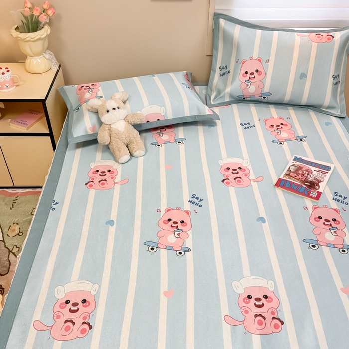 91家纺网 家纺一手货源 找家纺 2025新款慕尚600D数码印花冰丝凉席 滑板熊