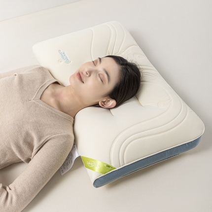 （总）麦肯锡 2024新款CLIIA COOL 水光乳胶呵护枕-模特图