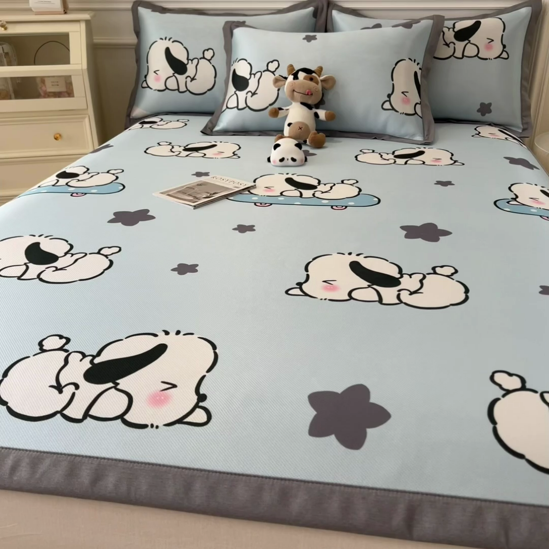 91家纺网 家纺一手货源 找家纺 孩子王家纺 2024新款凉感卡通冰丝席-成人款 滑板狗仔