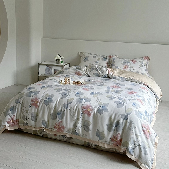 91家纺网 家纺一手货源 找家纺 氧家 2025新款莱赛尔天丝数码印花四件套宽边断角工艺（礼盒装）邂逅柔情