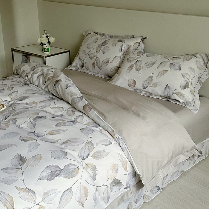 91家纺网 家纺一手货源 找家纺 氧家 2025新款莱赛尔天丝数码印花四件套宽边断角工艺（礼盒装）清风