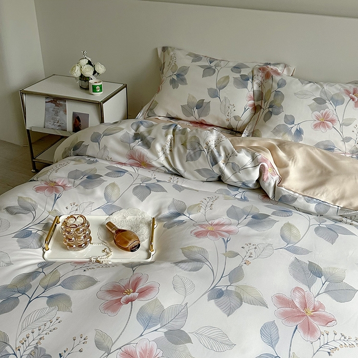 91家纺网 家纺一手货源 找家纺 氧家 2025新款莱赛尔天丝数码印花四件套宽边断角工艺（礼盒装）邂逅柔情