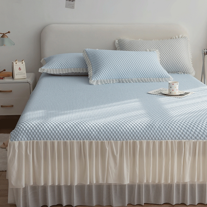 91家纺网 家纺一手货源 找家纺 青雅席业 2025新款蕾丝花边床单款凉豆豆快速冰感凉席三件套 豆豆蓝