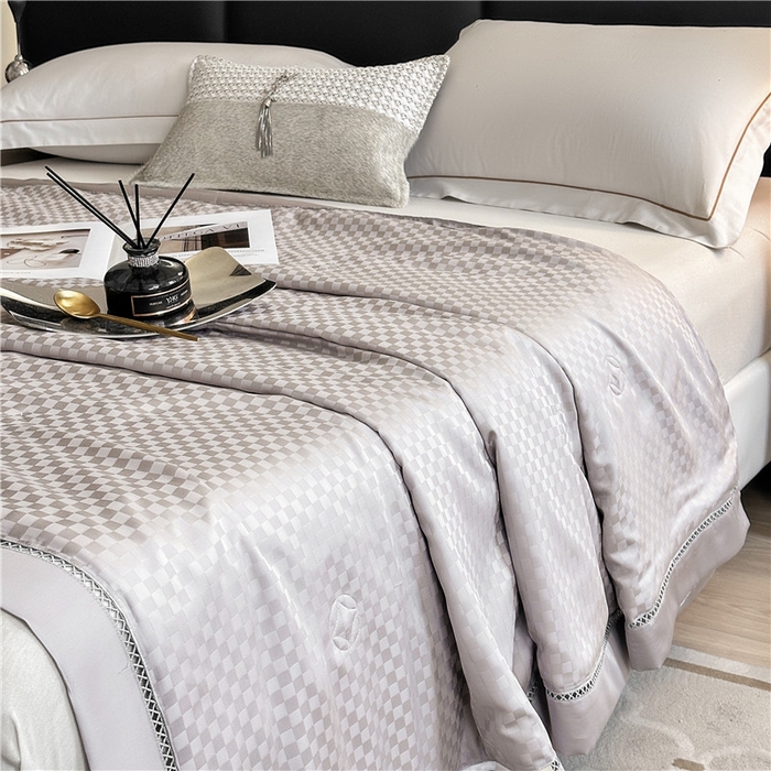 91家纺网 家纺一手货源 找家纺 蜜柚 2024新款60s莱赛尔天丝提花大豆夏被-格言系列（控价199以上） 格言灰