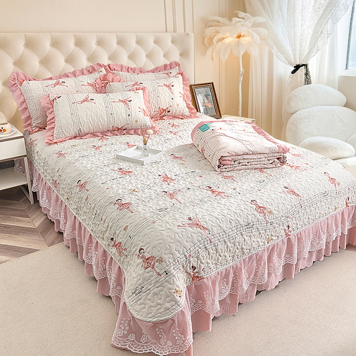 91家纺网 家纺一手货源 找家纺 梦柏家纺 2024新款亲肤泡泡棉夹棉床盖夏被四件套 芭蕾女孩