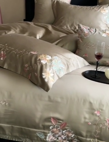 91家纺网 家纺一手货源 找家纺 鹿班家居 2024新款100支长绒棉精致刺绣系列四件套—去野标准会员-20 去野-瓦松绿