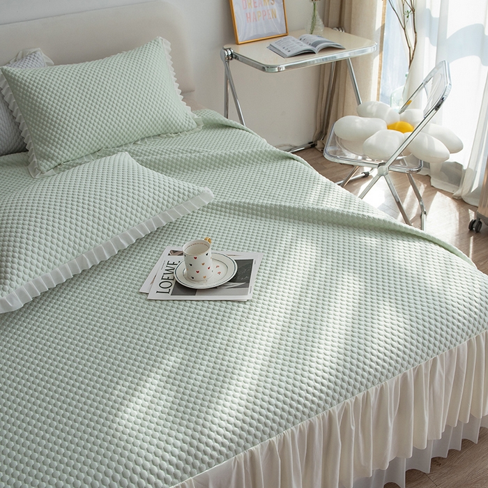 91家纺网 家纺一手货源 找家纺 青雅席业 2025新款蕾丝花边床单款凉豆豆快速冰感凉席三件套 豆豆绿