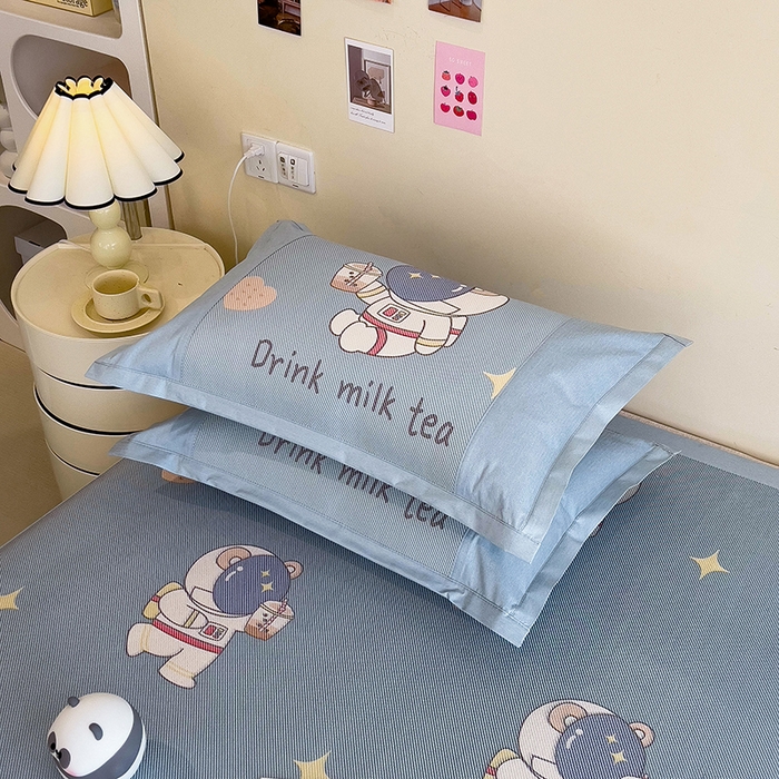 91家纺网 家纺一手货源 找家纺 全季家居 2024新款A类抗菌数码印花冰藤席三件套 床席款-宇航员