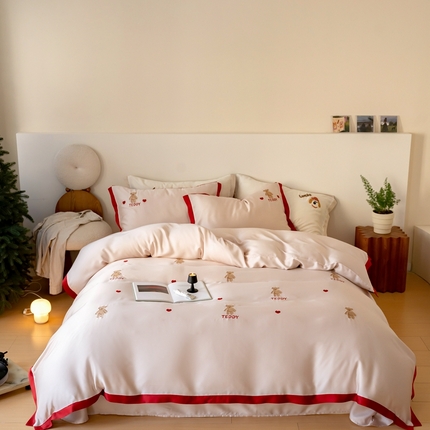 91家纺网 家纺一手货源 找家纺 FORTWO家纺原创设计（FOR TWO家纺） 2024新款天丝系列四件套 爱心熊 