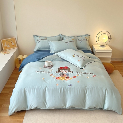 91家纺网 家纺一手货源 找家纺 凡客家居 2024新款水洗真丝绣花四件套 小女孩