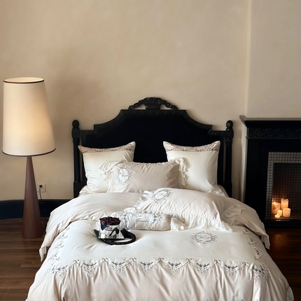 91家纺网 家纺一手货源 找家纺 （总）MIU缪家居2024新款100支全棉四件套-罗马假日（场景一）