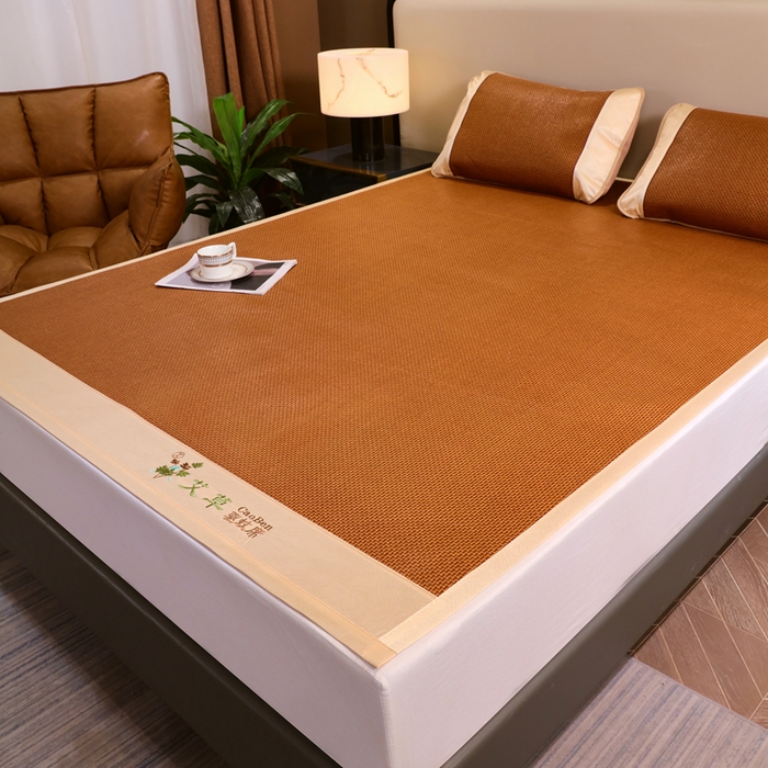 91家纺网 家纺一手货源 找家纺 （总）青雅席业 2025新款艾草刺绣双面驱蚊御藤席-正面藤席-背面冰丝双面两用