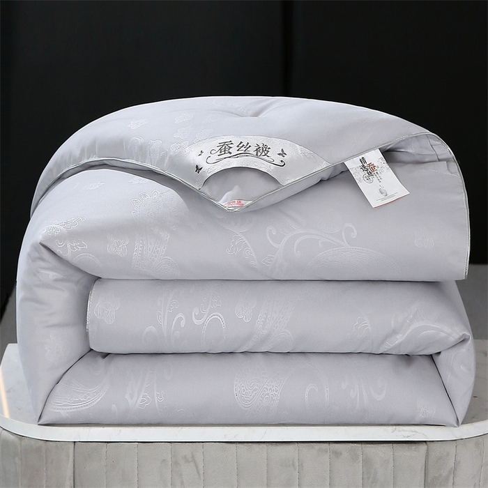 91家纺网 家纺一手货源 找家纺 恒鑫家纺 2025新款全棉提花蚕丝被 绅士灰