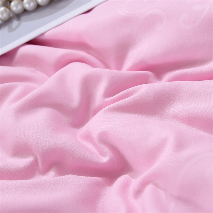 91家纺网 家纺一手货源 找家纺 恒鑫家纺 2025新款全棉提花蚕丝被 初恋粉