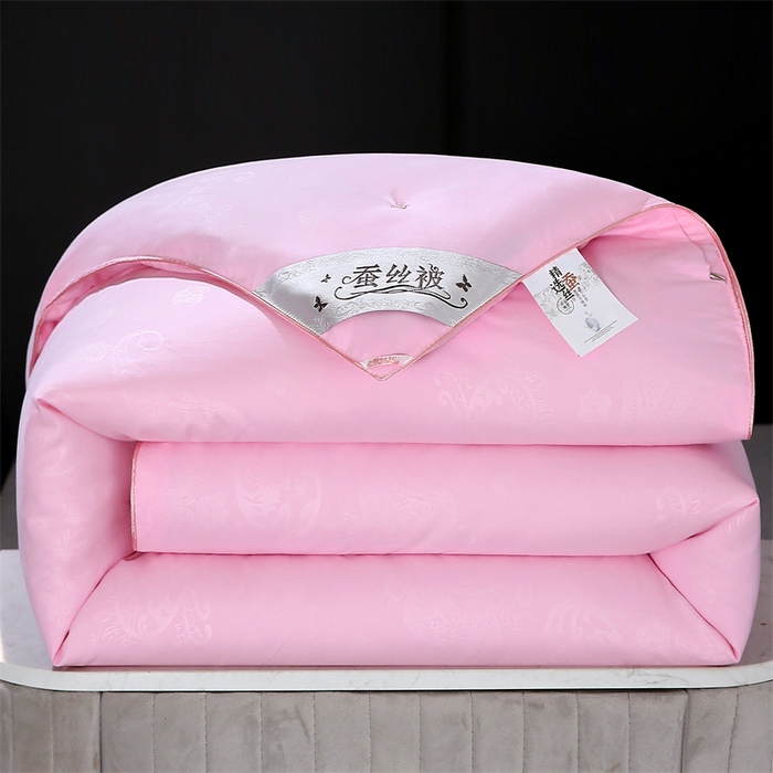 91家纺网 家纺一手货源 找家纺 恒鑫家纺 2025新款全棉提花蚕丝被 初恋粉