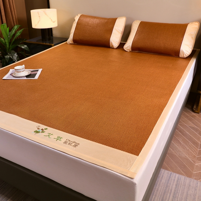 91家纺网 家纺一手货源 找家纺 青雅席业 2025新款艾草刺绣双面驱蚊御藤席-正面藤席-背面冰丝双面两用 双面席步步高