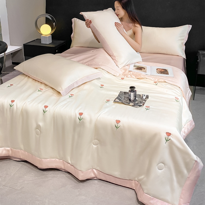 91家纺网 家纺一手货源 找家纺 如一 2024新款满绣系列水洗冰丝夏被四件套 蝴蝶结-奶白粉