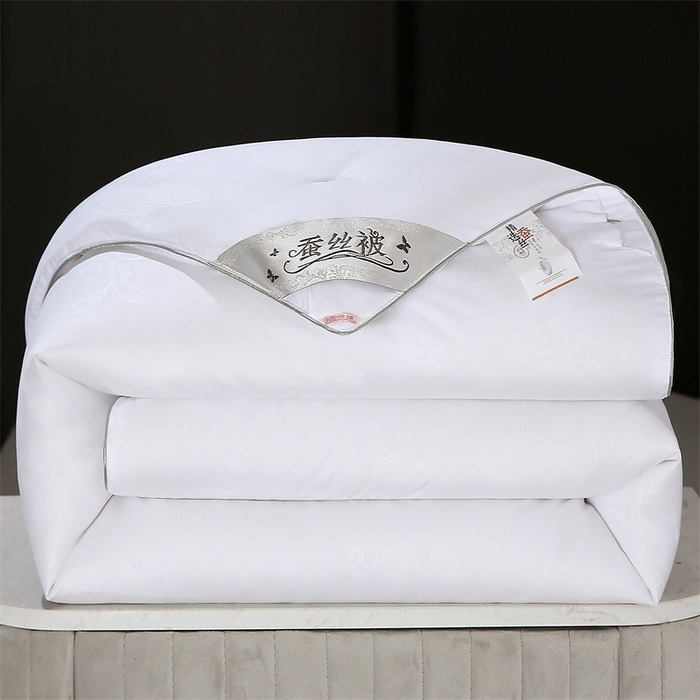91家纺网 家纺一手货源 找家纺 恒鑫家纺 2025新款全棉提花蚕丝被 月光白