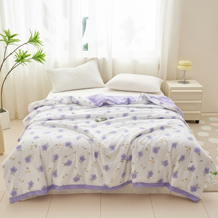 91家纺网 家纺一手货源 找家纺 鑫琪莱家纺 2024新款A类云感泡芙夏被 勿忘我