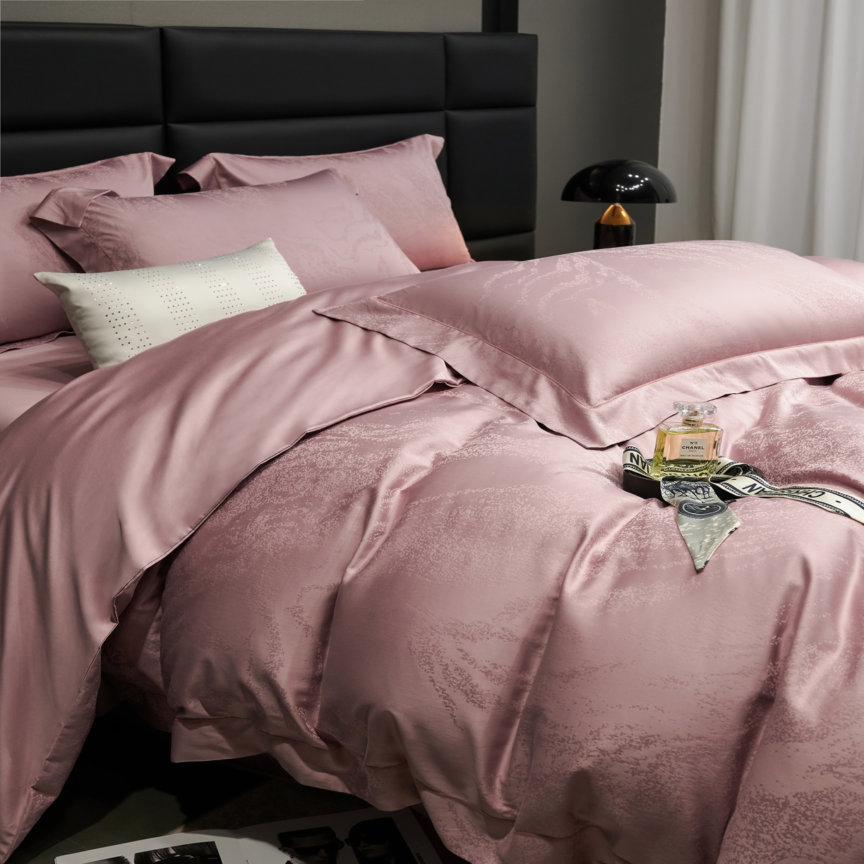 91家纺网 家纺一手货源 找家纺 时亿家居 2024新款天丝棉提花 西雅图 乌梅紫