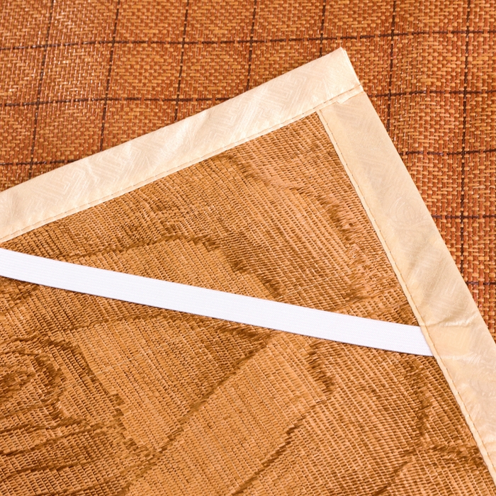 91家纺网 家纺一手货源 找家纺 青雅席业 2025新款艾草刺绣双面驱蚊御藤席-正面藤席-背面冰丝双面两用 双面席罗马格