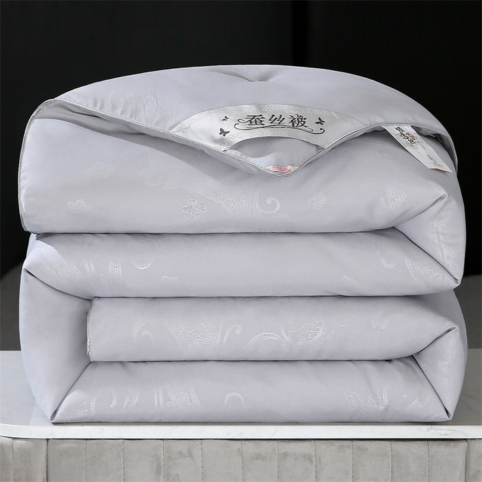 91家纺网 家纺一手货源 找家纺 恒鑫家纺 2025新款全棉提花蚕丝被 绅士灰