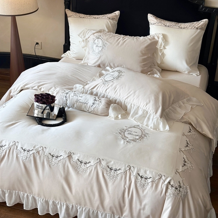 91家纺网 家纺一手货源 找家纺 MIU缪家居2024新款100支全棉四件套-罗马假日（场景一） 奶茶色