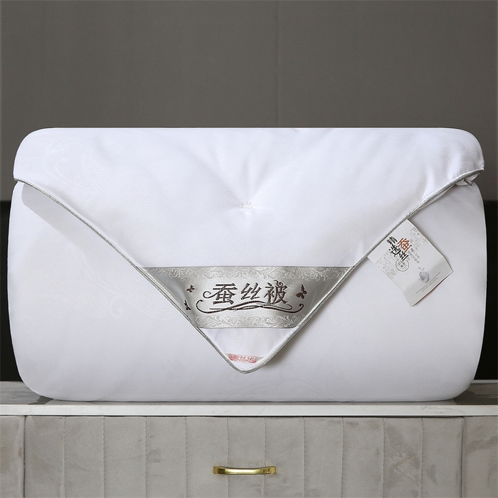 91家纺网 家纺一手货源 找家纺 恒鑫家纺 2025新款全棉提花蚕丝被 月光白