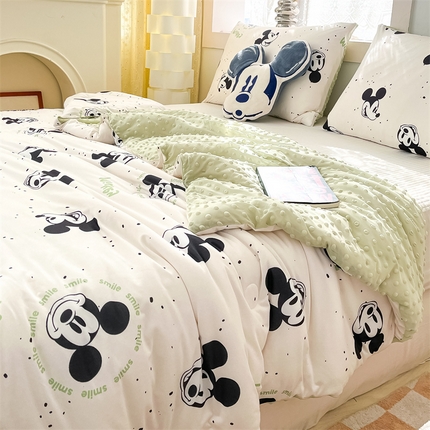 91家纺网 家纺一手货源 找家纺 （总）无界 2025新款迪士尼凉感针织棉印花夏被风格一