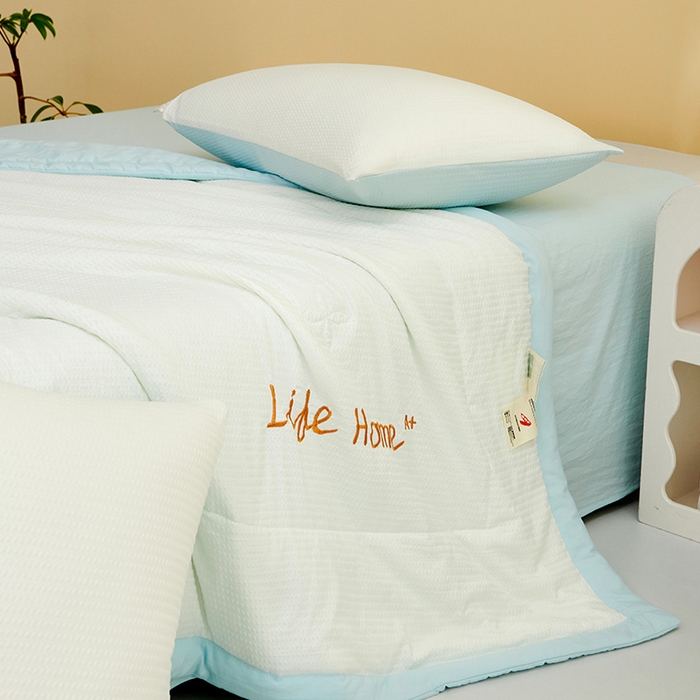 91家纺网 家纺一手货源 找家纺 恒畅 2024新款A类泡泡纱大豆夏被 天空蓝