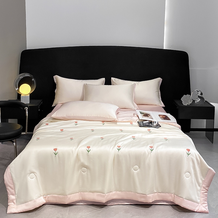 91家纺网 家纺一手货源 找家纺 如一 2024新款满绣系列水洗冰丝夏被四件套 蝴蝶结-奶白粉