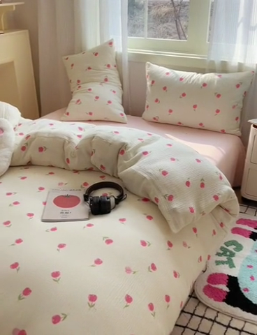 91家纺网 家纺一手货源 找家纺 盼季 2024新款A类母婴级水洗棉床上用品四件套卡通儿童床单被套宿舍三件套 粉色郁金香