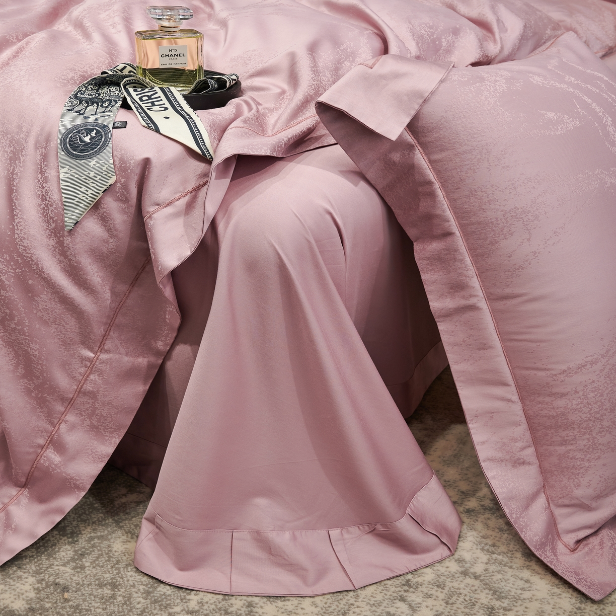 91家纺网 家纺一手货源 找家纺 时亿家居 2024新款天丝棉提花 西雅图 乌梅紫