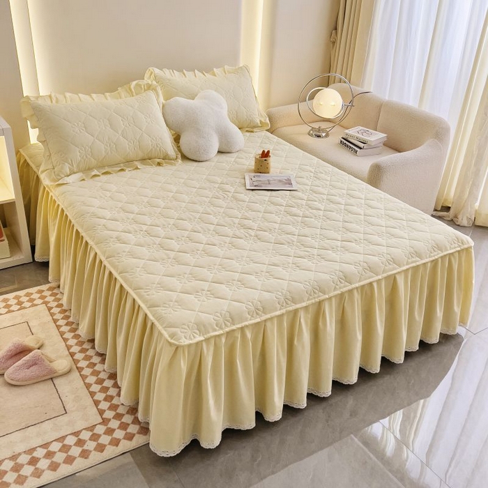 91家纺网 家纺一手货源 找家纺 情煊家纺 2024新款全棉亲肤夹棉纯色床裙 奶白