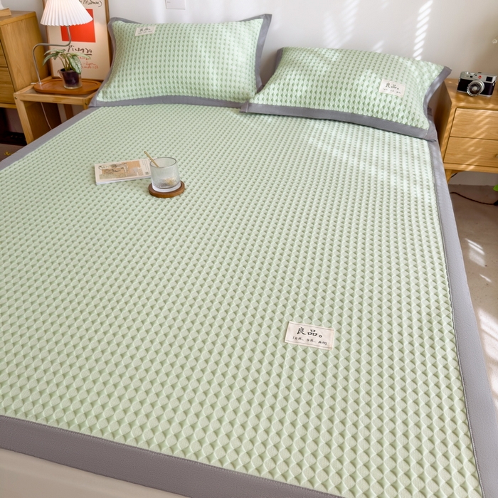 91家纺网 家纺一手货源 找家纺 丝羽坊 2025新款PE凉感450克A类华夫格冰豆豆软凉席-平铺款 冰豆豆-绿