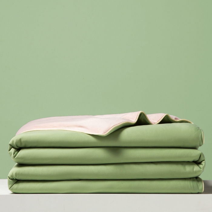 91家纺网 家纺一手货源 找家纺 吾诺家居 2024新款针织棉双拼色大豆夏被 豆绿-浅粉