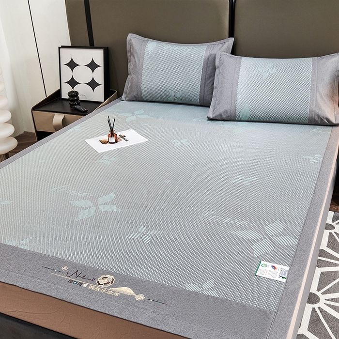 91家纺网 家纺一手货源 找家纺 青雅席业 2025年新款春夏3D复合冰藤养生席 四叶草-绿