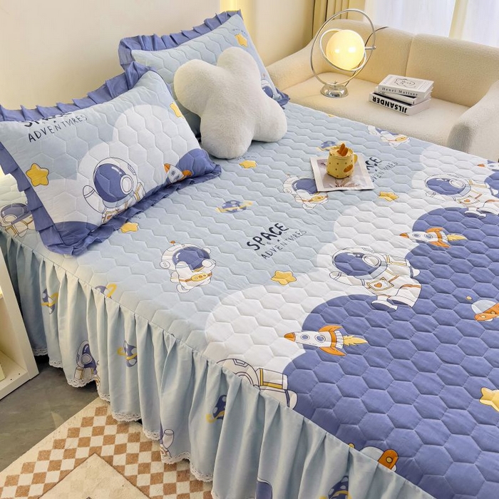 91家纺网 家纺一手货源 找家纺 情煊家纺 2024新款全棉亲肤夹棉印花床裙 6太空漫步