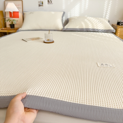 91家纺网 家纺一手货源 找家纺 丝羽坊 2025新款PE凉感450克A类华夫格冰豆豆软凉席-平铺款 华夫格-奶白