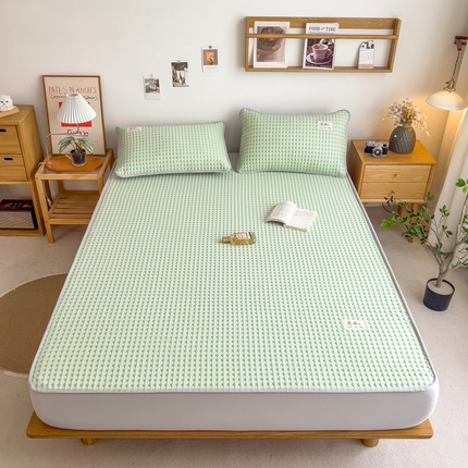 91家纺网 家纺一手货源 找家纺 （总）丝羽坊 2025新款PE凉感450克A类华夫格冰豆豆软凉席-床笠款